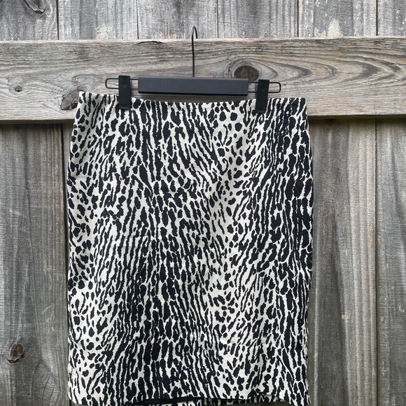 Talbots Petite Two size 6P Animal Print and Multicolor Pencil Skirts - Picture 2 of 14